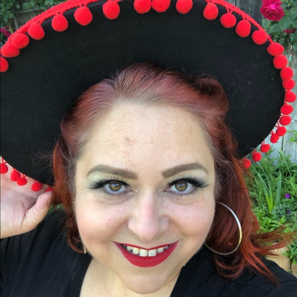 Meet your Posher, Karin - Picture 3 of 4